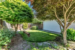 17325 NE Irving St, Portland, OR 97230 - Photo 35