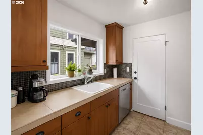 1409 NW 23rd Ave, Portland, OR 97210 - Photo 9