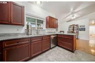 2102 S 8th St, Cottage Grove, OR 97424 - Photo 13