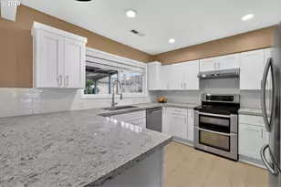 875 SE 66th Way, Hillsboro, OR 97123 - Photo 13