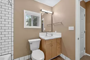 875 SE 66th Way, Hillsboro, OR 97123 - Photo 29