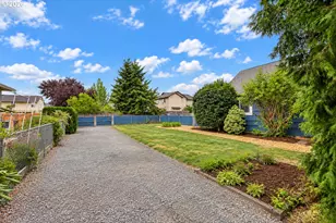 875 SE 66th Way, Hillsboro, OR 97123 - Photo 41