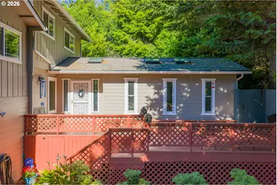 910 N 8th St, Coos Bay, OR 97420 - Photo 7