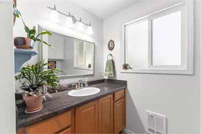 910 N 8th St, Coos Bay, OR 97420 - Photo 39