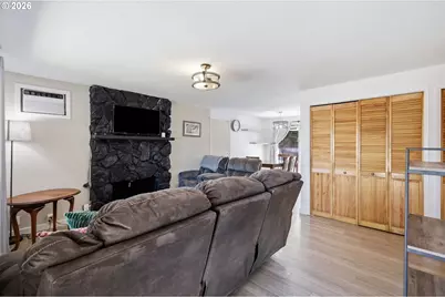 277 71st Pl, Springfield, OR 97478 - Photo 7