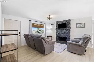 277 71st Pl, Springfield, OR 97478 - Photo 5