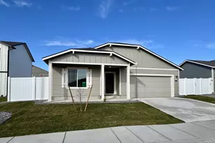 881 NE Laurel Spgs Dr, Hermiston, OR 97838 - Photo 3