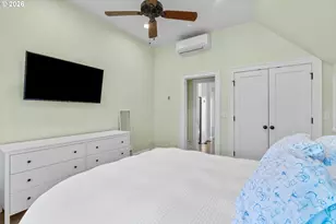 2237 NE Regents Dr, Portland, OR 97212 - Photo 41