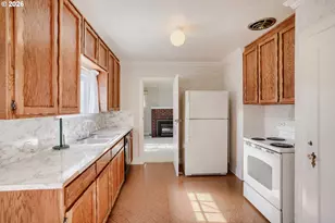 1135 B St, Washougal, WA 98671 - Photo 9
