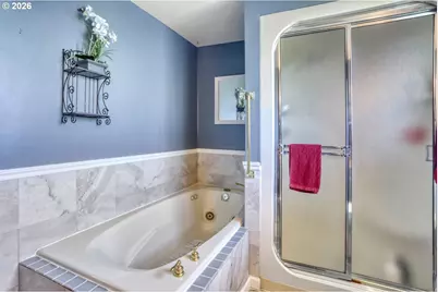 2233 Country Club Ter, Woodburn, OR 97071 - Photo 15