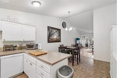 12380 SW Walnut St, Tigard, OR 97223 - Photo 7