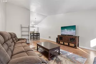 12380 SW Walnut St, Tigard, OR 97223 - Photo 9