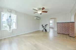 2240 5th St, Springfield, OR 97477 - Photo 5