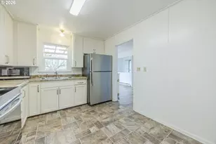 2240 5th St, Springfield, OR 97477 - Photo 15