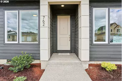 762 Magnolia Ave, Woodburn, OR 97071 - Photo 3