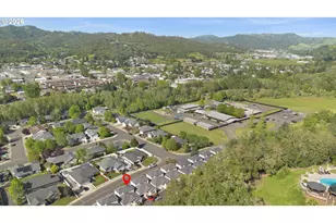 2471 SE Waldon Ave, Roseburg, OR 97470 - Photo 37