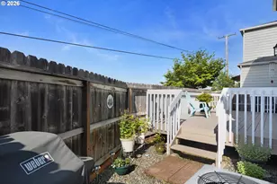 2471 SE Waldon Ave, Roseburg, OR 97470 - Photo 31