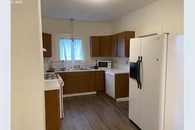 1014 Taylor St, Oregon City, OR 97045 - Photo 9
