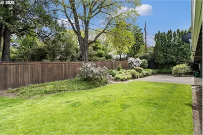 5190 SW Dover Ln, Portland, OR 97225 - Photo 31