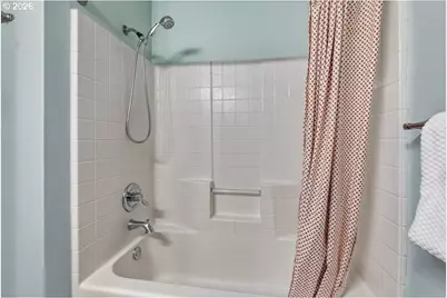 2372 NW Glisan St #5, Portland, OR 97210 - Photo 21