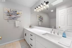 1915 NW Yorkshire Ln, Portland, OR 97229 - Photo 35