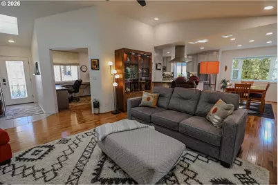 1682 NW Hopper Ct, Roseburg, OR 97471 - Photo 5