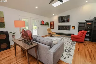 1682 NW Hopper Ct, Roseburg, OR 97471 - Photo 7