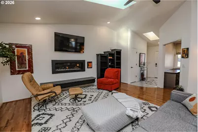 1682 NW Hopper Ct, Roseburg, OR 97471 - Photo 9