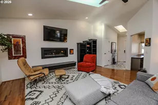 1682 NW Hopper Ct, Roseburg, OR 97471 - Photo 9