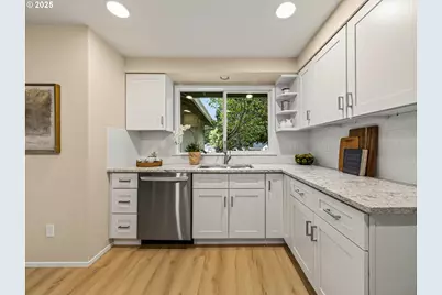 12945 SW Hackamore Ct, Beaverton, OR 97008 - Photo 9