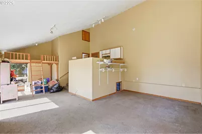 28460 Sutherlin Ln, Eugene, OR 97405 - Photo 7