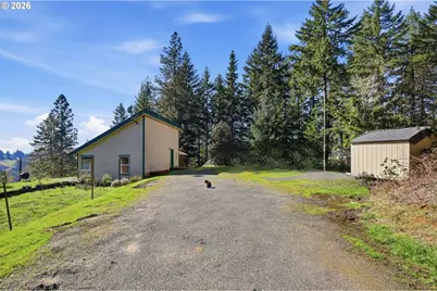 28460 Sutherlin Ln, Eugene, OR 97405 - Photo 21