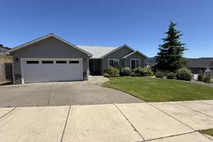 784 Pebble Creek St, Sutherlin, OR 97479 - Photo 9