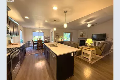 784 Pebble Crk St, Sutherlin, OR 97479 - Photo 11
