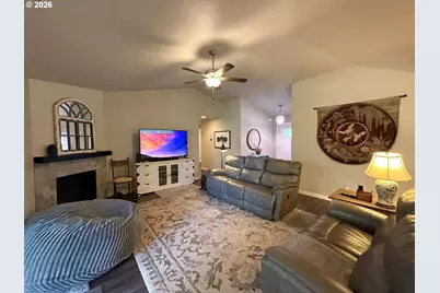 784 Pebble Crk St, Sutherlin, OR 97479 - Photo 19