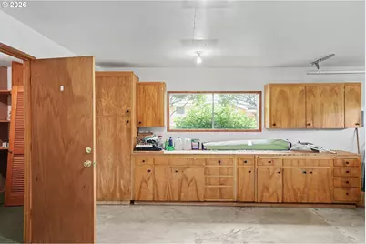560 NW Merrie Dr, Corvallis, OR 97330 - Photo 17