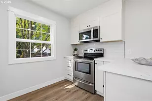 9233 SE Morrison St, Portland, OR 97216 - Photo 21