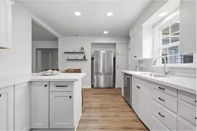 9233 SE Morrison St, Portland, OR 97216 - Photo 19