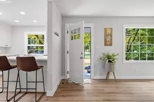 9233 SE Morrison St, Portland, OR 97216 - Photo 9