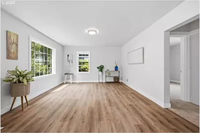 9233 SE Morrison St, Portland, OR 97216 - Photo 11