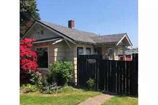 515 E Gloucester St, Gladstone, OR 97027 - Photo 1
