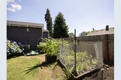 515 E Gloucester St, Gladstone, OR 97027 - Photo 29