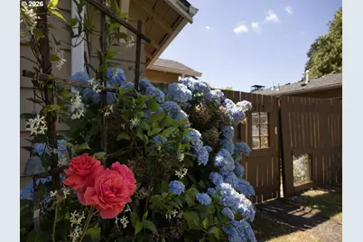 515 E Gloucester St, Gladstone, OR 97027 - Photo 27