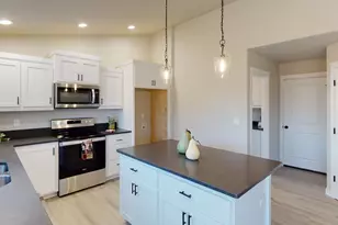 161 Collins Ct, Winston, OR 97496 - Photo 5
