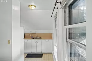 700 S Water St, Silverton, OR 97381 - Photo 27