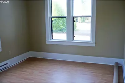 700 S Water St, Silverton, OR 97381 - Photo 9