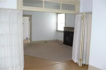 700 S Water St, Silverton, OR 97381 - Photo 5