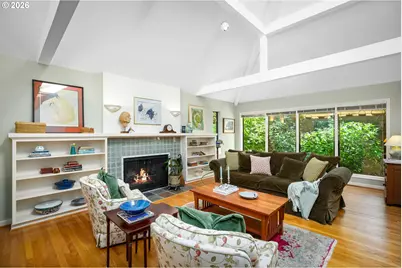 1546 SW Upland Dr, Portland, OR 97221 - Photo 7