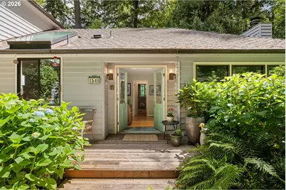 1546 SW Upland Dr, Portland, OR 97221 - Photo 3