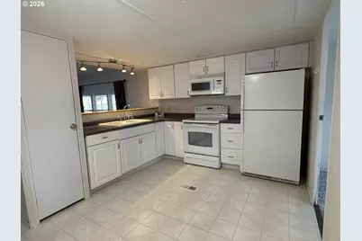 5335 Main St #10, Springfield, OR 97478 - Photo 9